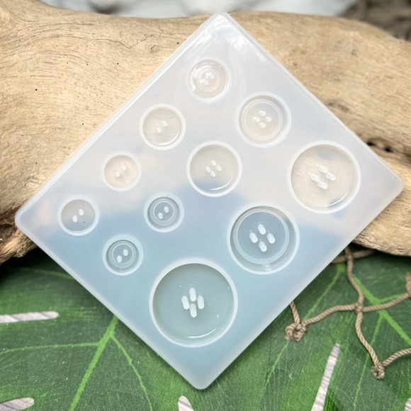 NEW 11 Well Buttons Silicone Mold & Mica Powders Lot RESIN POLYMER CLAY BAKING - Picture 4 of 16